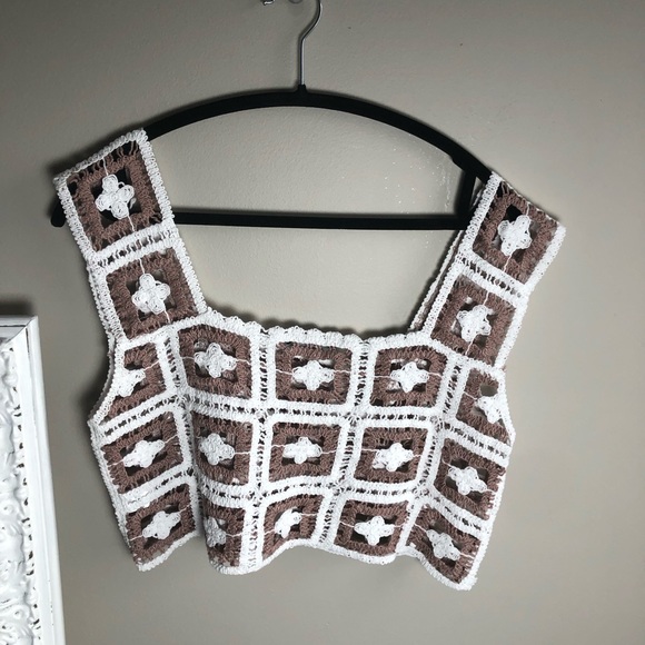 Cute crochet top by Julia by Love - Picture 2 of 6